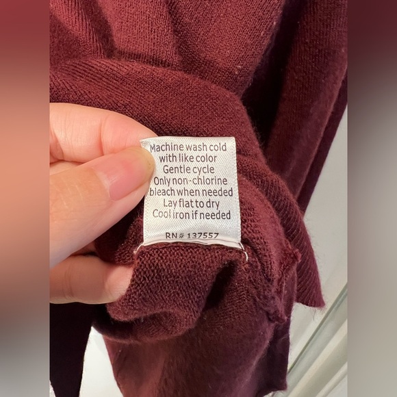 Market & Spruce Purple Pullover Sweater Size Medium - Picture 9 of 9